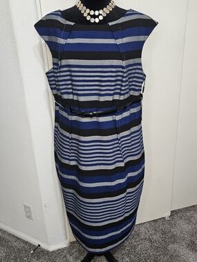 calvin klein blue and black dress Colorblock Sheath NEW 4 96% polyester Blue Calvin Klein Black Gown